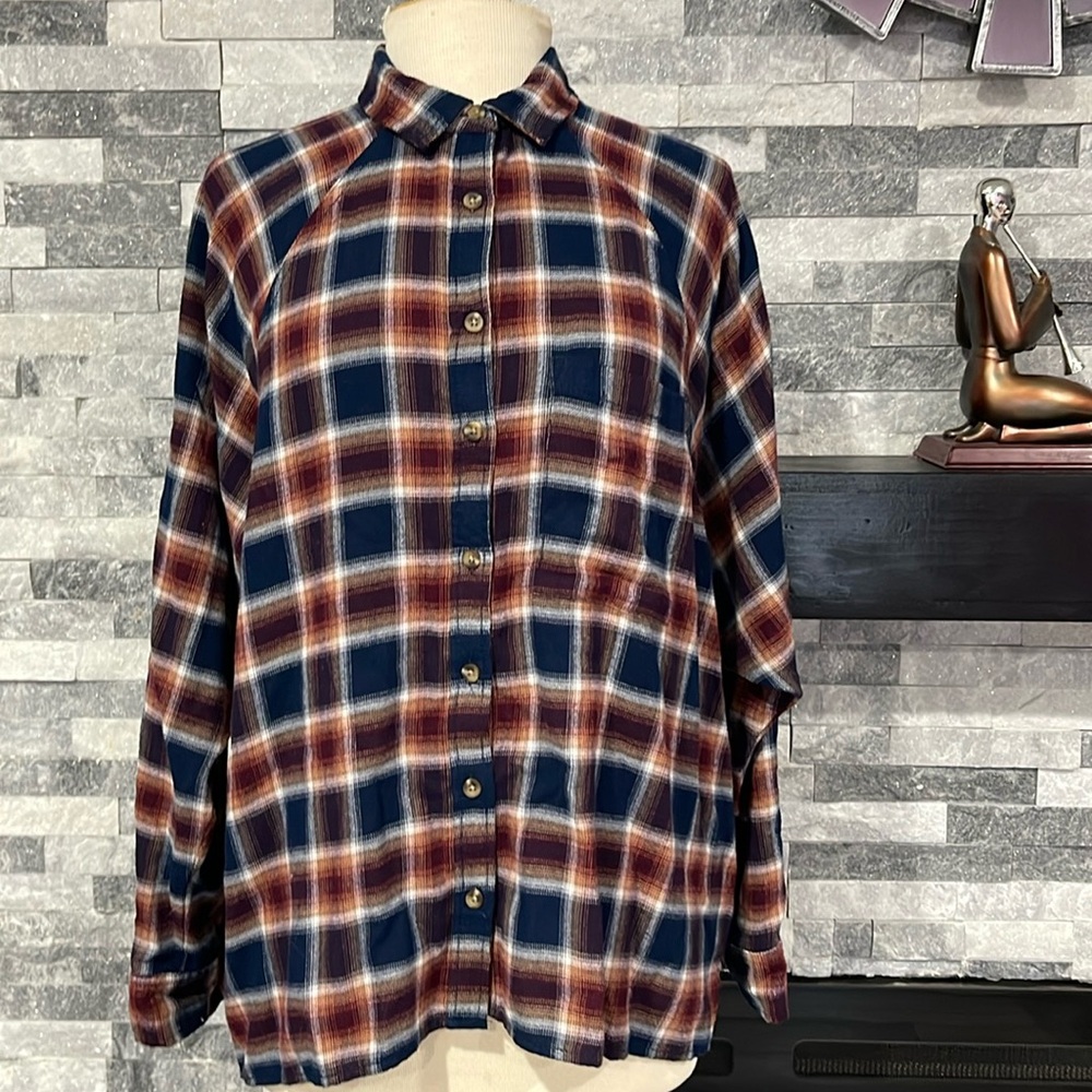 So Shirt Women’s M Bungalow Plaid Soft Long Sleeve Button Slit Back